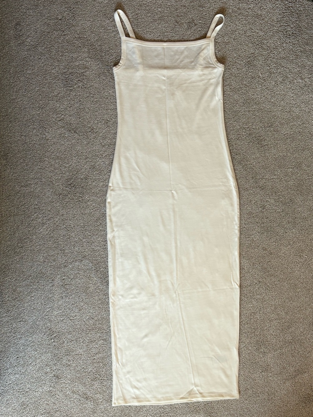Aritzia The Group Babaton Retreat Maxi Dress